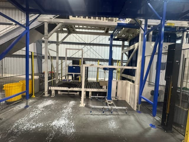 Propak CW12 connected to two JN baggers