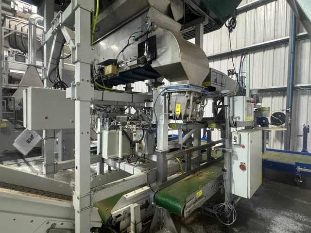 Wrapper and pallet handling equipment on the complete Propak packing line